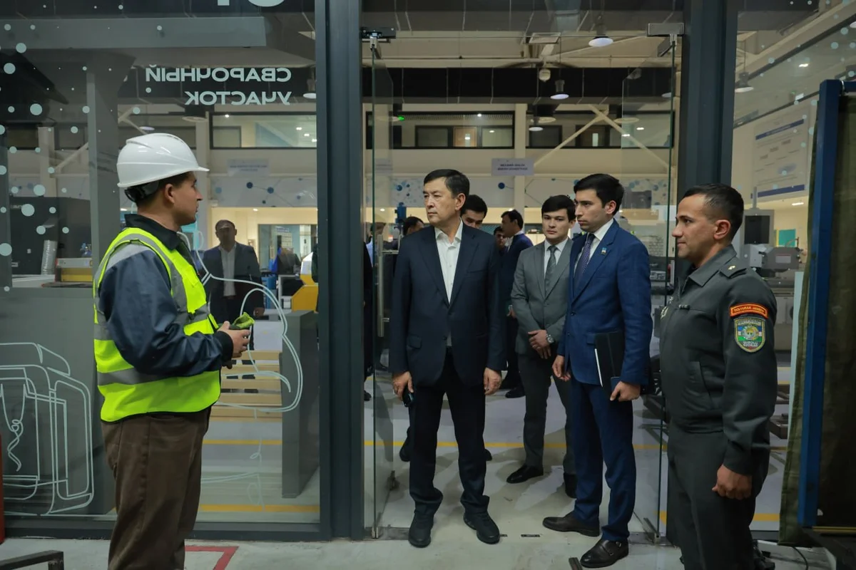 Bosh vazirning birinchi o‘rinbosari Yoshlarning innovatsiyalar ofisi hamda Inno texnopark faoliyati bilan tanishdi
